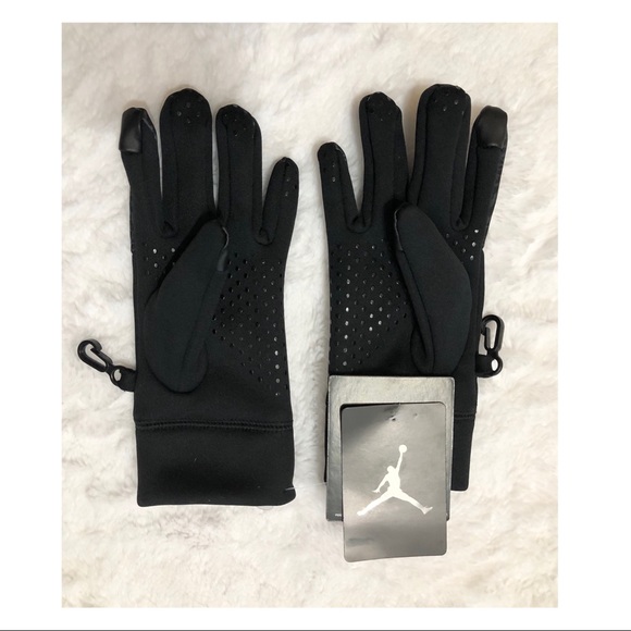 **❣️SOLD❣️**Nike Jumpman Gloves..Boys Size 8/20 - Picture 3 of 4